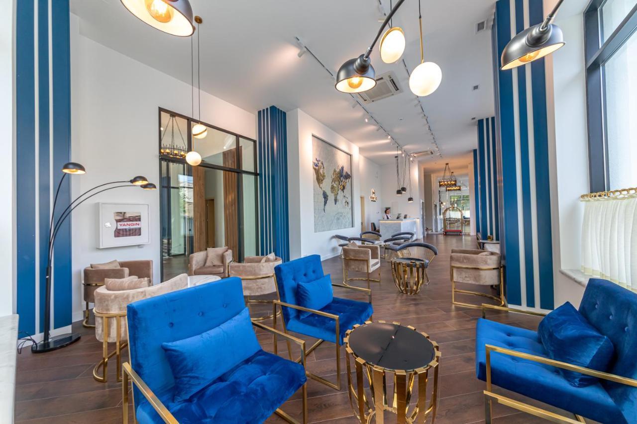 Newport Hotel クタイシ エクステリア 写真