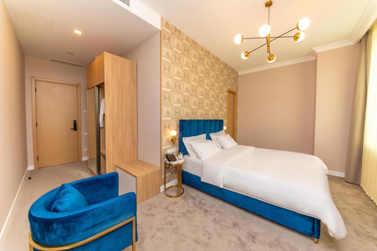 Newport Hotel クタイシ エクステリア 写真
