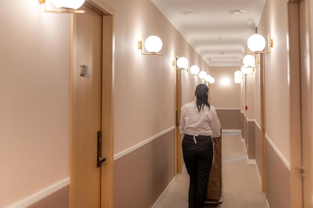 Newport Hotel クタイシ エクステリア 写真