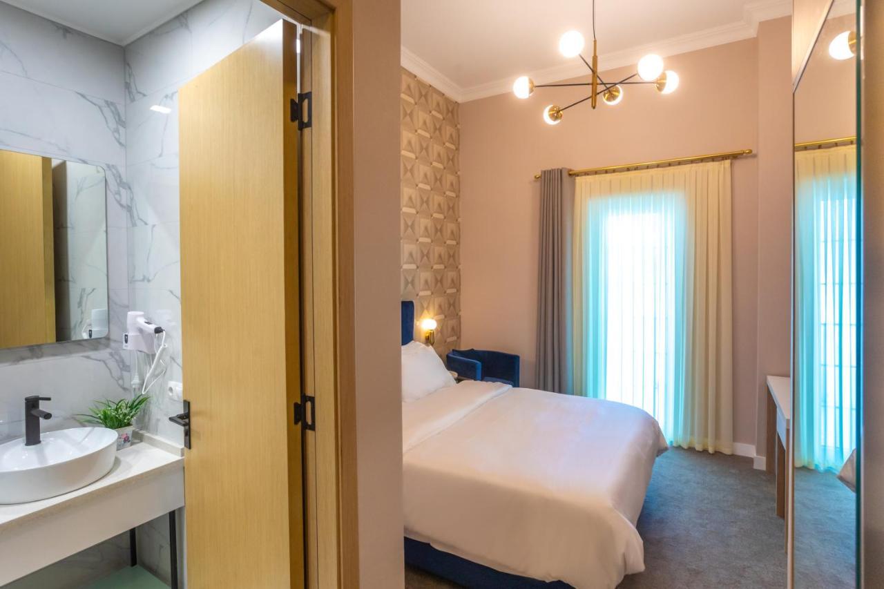 Newport Hotel クタイシ エクステリア 写真