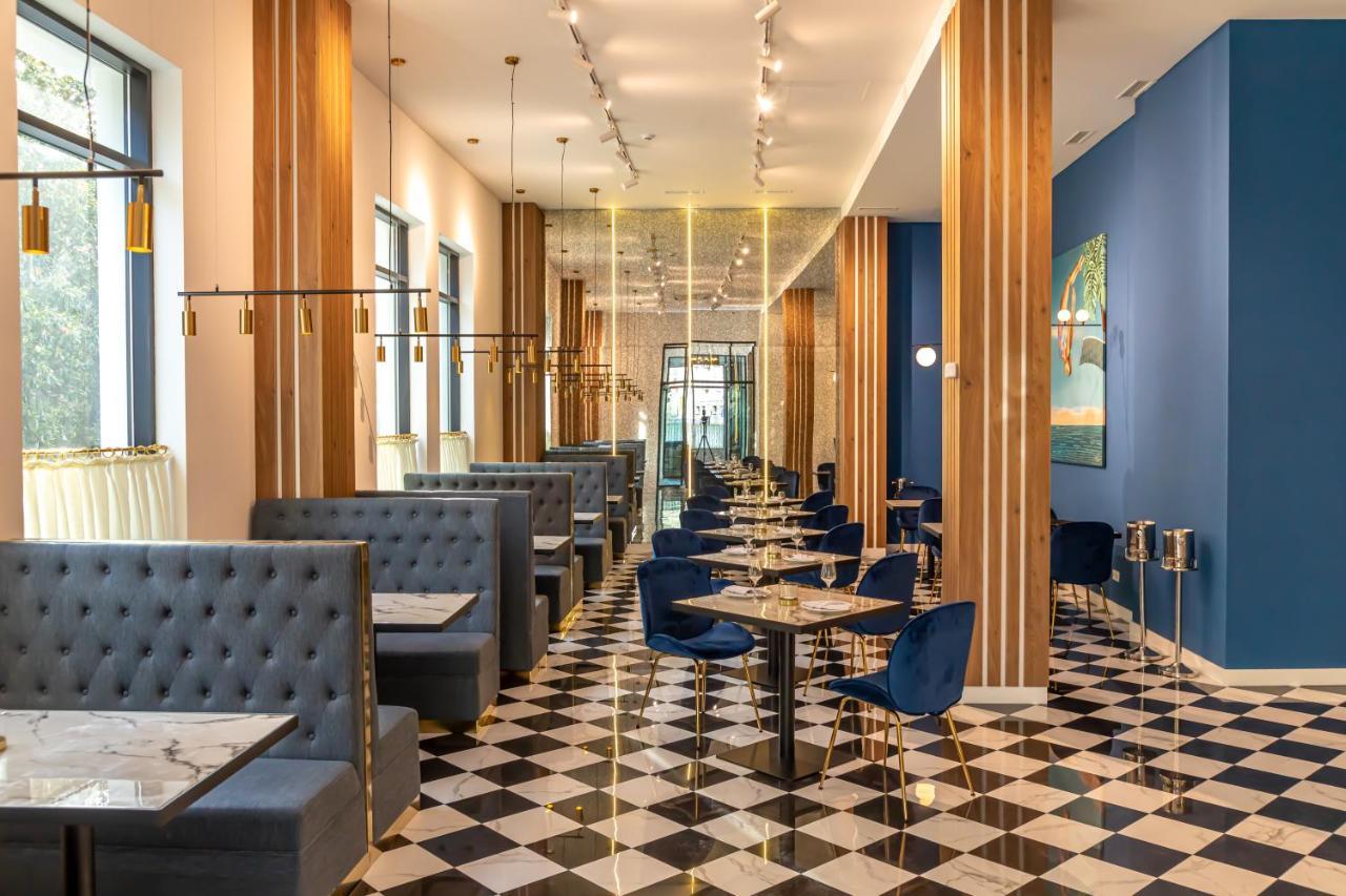 Newport Hotel クタイシ エクステリア 写真