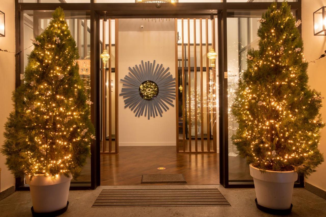 Newport Hotel クタイシ エクステリア 写真